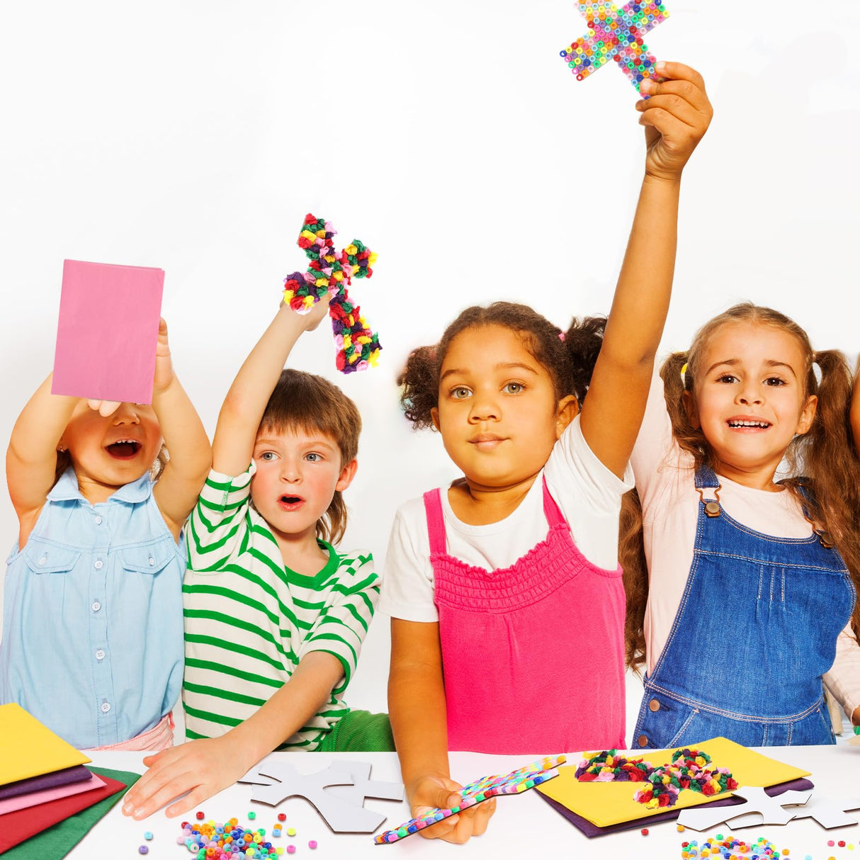 Blueweenly 30 Sets Cross Crafts for Kids DIY Christian Bible Crafts Sunday School Vbs Supplies Religious Wooden Cross Sticky Boards with Tissue Paper Beads Gift for Church Activities