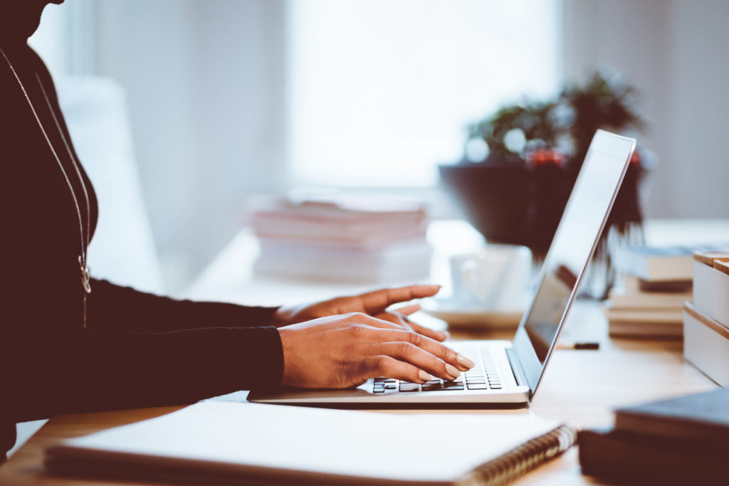 Women bloggers spawn an evangelical ‘crisis of authority’